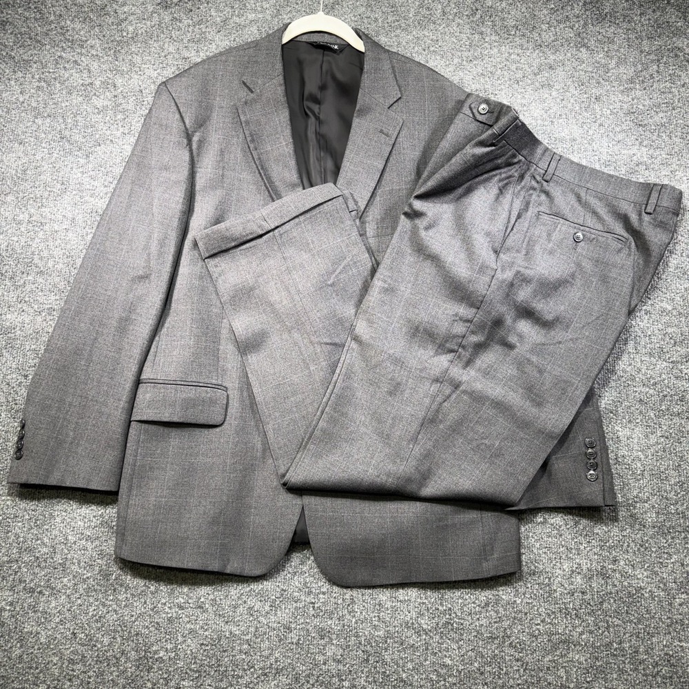 Jos A Bank Traveler's Collection 2 Piece Suit Men's 37R 36X34 Gray Windowpane